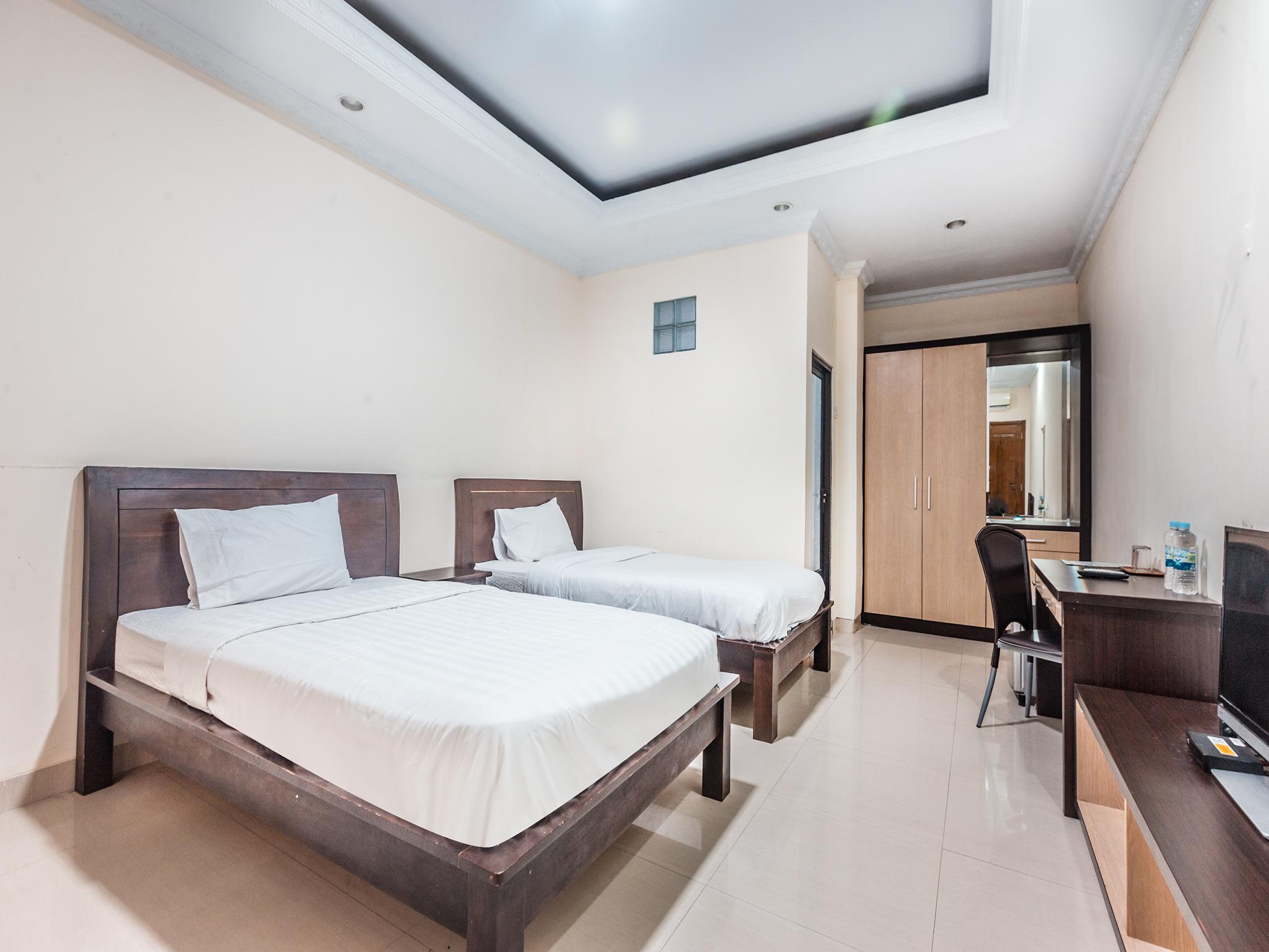 Oyo 1667 Wisma Lux Barkah Yakarta Exterior foto