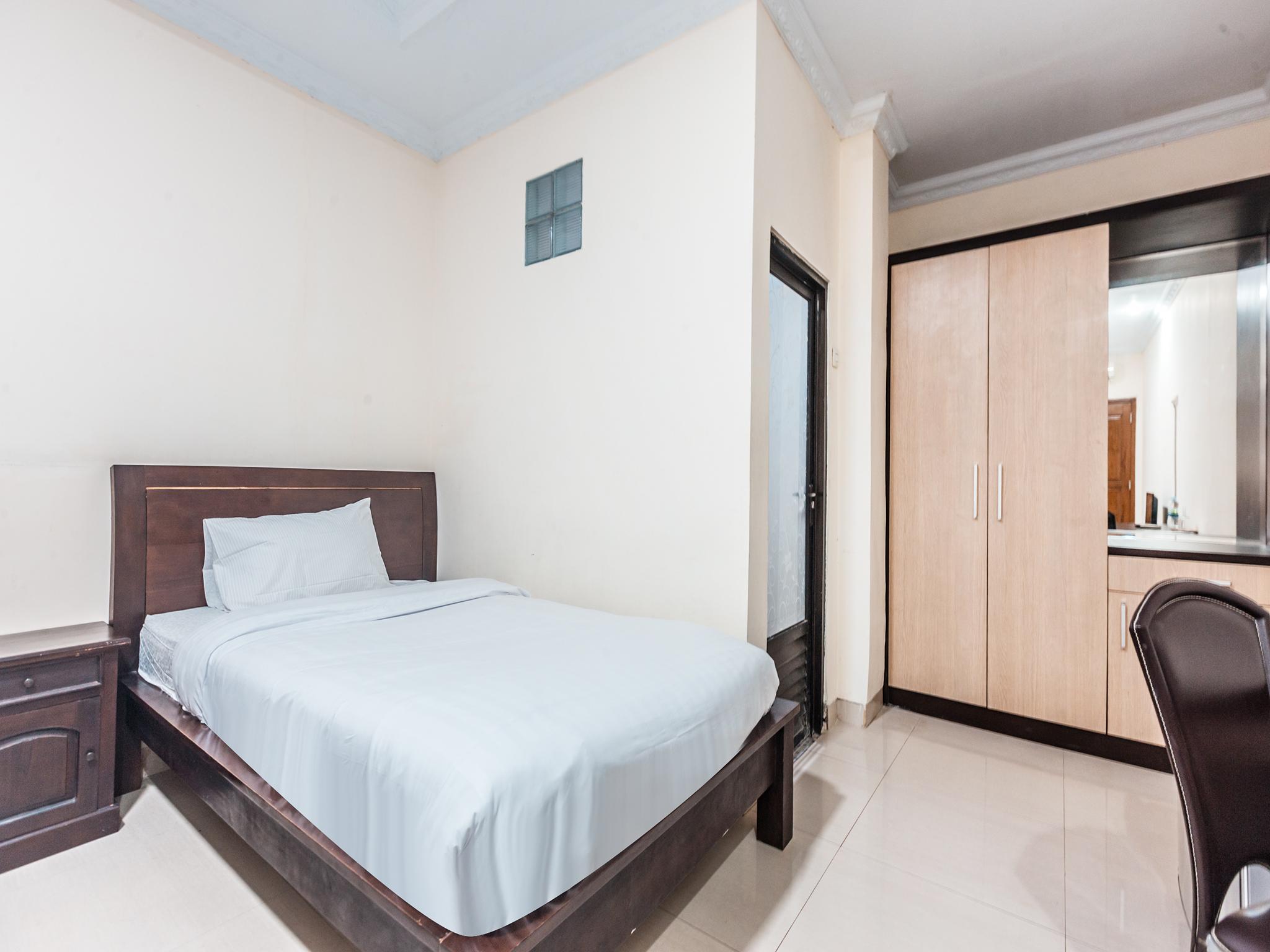 Oyo 1667 Wisma Lux Barkah Yakarta Exterior foto