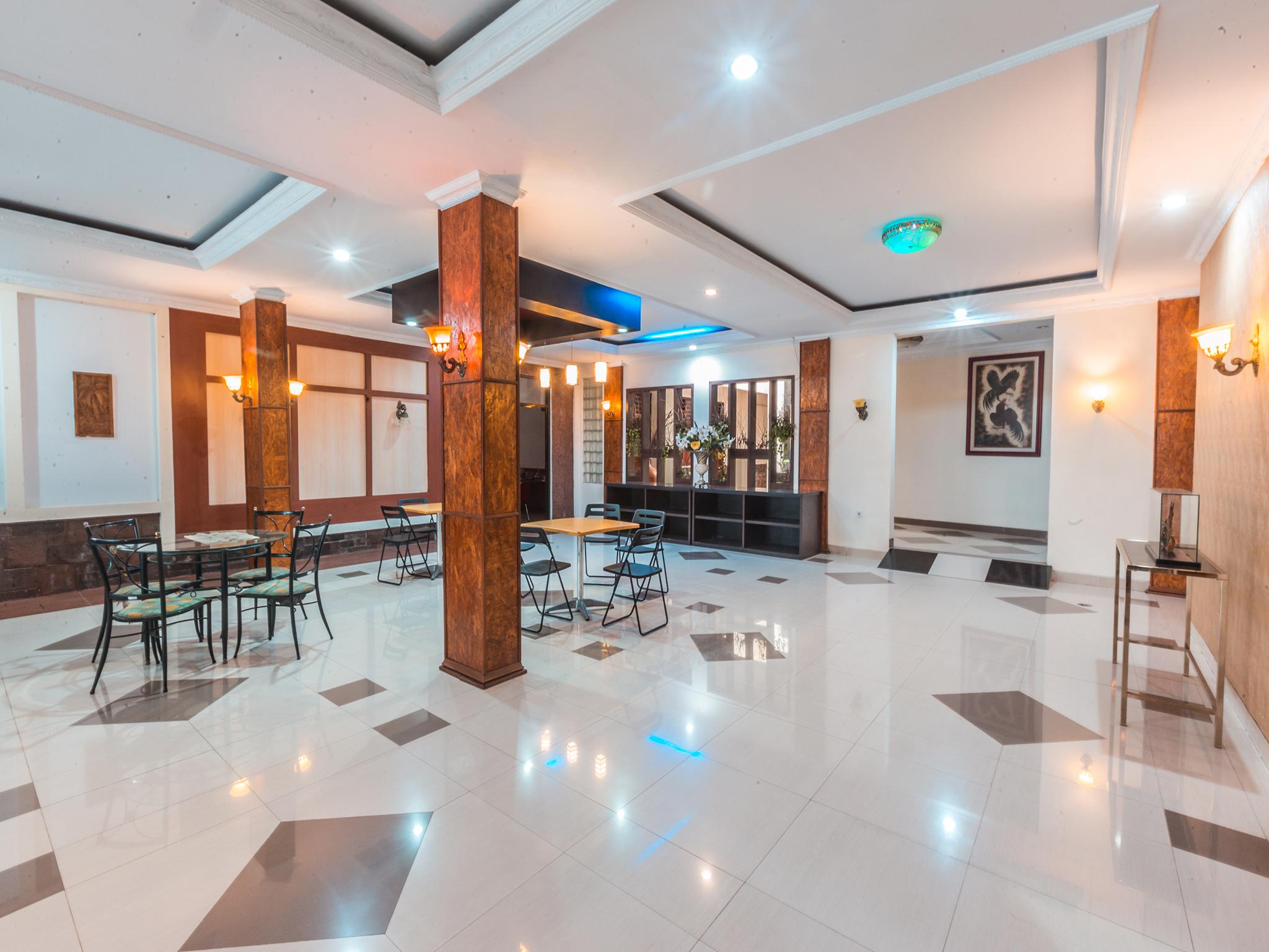 Oyo 1667 Wisma Lux Barkah Yakarta Exterior foto